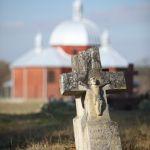 Szczutków, nagrobki na d. cmentarzu gr.-kat., XIX/XX w. Fot. T. Poźniak, 2009 r.