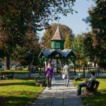 Lubaczów, park w rynku. Fot. T. Poźniak, 2011 r.