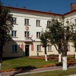 Lubaczów, budynek starostwa powiatowego i siedziba Urzędu Gminy. Fot. T. Poźniak, 2011 r.