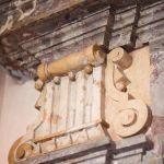 Horyniec-Zdrój, fragment portalu wejściowego do pałacu Ponińskich (1 tercja XVII w.). Fot. T. Poźniak, 2011 r.