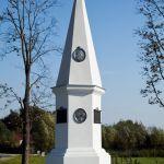 Cieszanów, pomnik Jana III Sobieskiego (1883 r.). Fot. T. Poźniak, 2011 r.