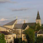 Lubaczów, konkatedra pw. bł. Jakuba Strzemię (1991 r.) z kościołem parafialnym pw. św. Stanisława i Sanktuarium Matki Boskiej Łaskawej, 1899 r. Fot. J. Burek, J. Mazur, 2004r. (Archiwum Muzeum Kresów w Lubaczowie)