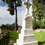 Basznia Dolna, krzyż misyjny, 1926 r. (w pobliżu miejsca po cerkwi z 1904r.). Fot. T. Poźniak, 2011 r.