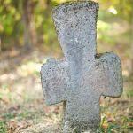 Lisie Jamy, kamienny krzyż mogilny, tzw. "Turek", XVII w. Fot. T. Poźniak, 2011r.