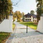 Krowica Sama, dawny park podworski. Fot. T. Poźniak, 2011 r.