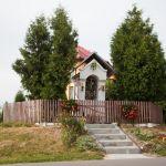 Załuże, kapliczka przydrożna (na mogile z czasów „potopu” szwedzkiego), XIX w. Fot. T. Poźniak, 2011r.