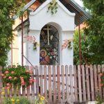 Załuże, kapliczka przydrożna (na mogile z czasów „potopu” szwedzkiego), XIX w. Fot. T. Poźniak, 2011r.